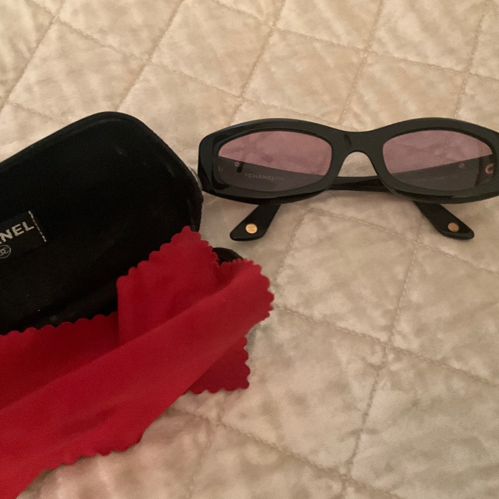 Vinatage CHANEL Sunglasses